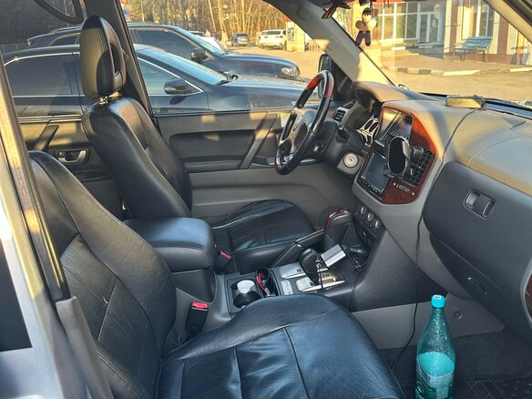 2006 Mitsubishi Pajero III Рестайлинг, серебристый, 1150000 рублей - вид 11