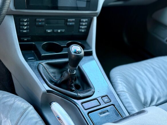 1996 BMW 5 серии 523i IV (E39), красный, 680000 рублей - вид 14