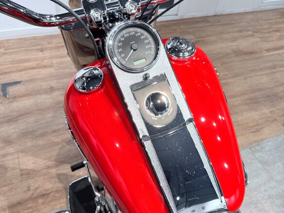2010 Harley-Davidson Fat Boy, красный, 1099000 рублей - вид 17