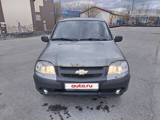 2011 Chevrolet Niva I Рестайлинг, серый, 330000 рублей, вид 2