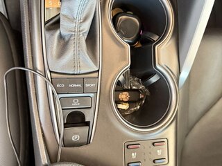 2021 Toyota Camry VIII (XV70) Рестайлинг, красный, 3600000 рублей, вид 4