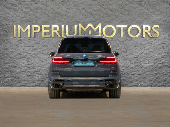 2026 BMW X7 40i I (G07) Рестайлинг, серый, 17690000 рублей - вид 7