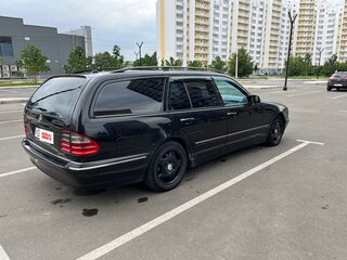 2002 Mercedes-Benz E-Класс 320 II (W210, S210) Рестайлинг, чёрный, 750000 рублей, вид 4