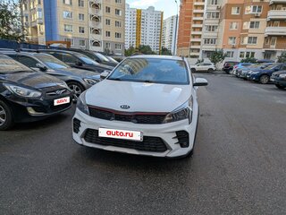 2021 Kia Rio X IV Рестайлинг, белый, 1800000 рублей, вид 1