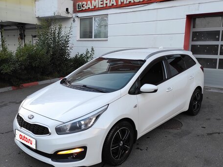 2017 Kia Ceed II Рестайлинг, белый, 1150000 рублей, вид 3