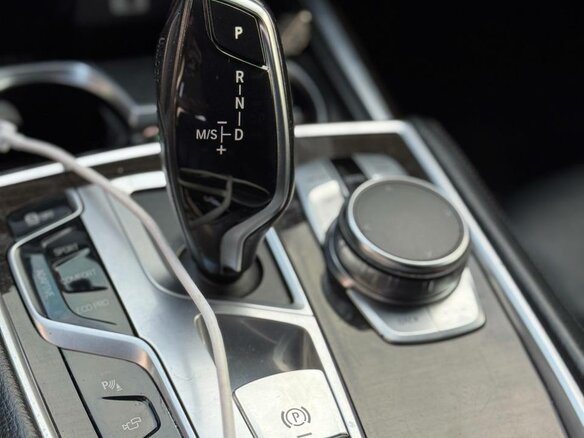 2015 BMW 7 серии Long 730Ld xDrive VI (G11/G12), чёрный, 3149000 рублей - вид 24