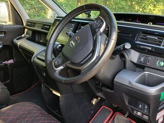 2015 Honda Stepwgn V, чёрный, 1600000 рублей, вид 5