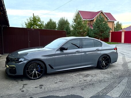 2022 BMW 5 серии Long 525Li VII (G30/G31/G38) Рестайлинг, серый, 5550000 рублей, вид 4