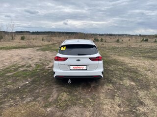 2019 Kia Ceed III, белый, 1800000 рублей, вид 5