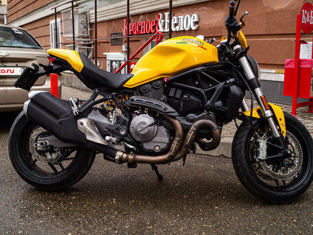 2018 Ducati Monster 821, жёлтый, 821000 рублей, вид 1