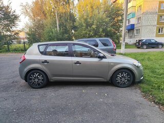 2011 Kia Ceed I Рестайлинг, серебристый, 640000 рублей, вид 3