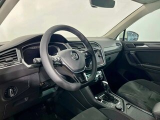 2018 Volkswagen Tiguan II, белый, 2470000 рублей, вид 4