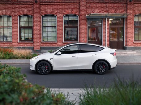 2022 Tesla Model Y Performance I, белый, 4900000 рублей, вид 1