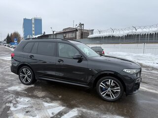 2021 BMW X7 40i I (G07), чёрный, 6950000 рублей, вид 2
