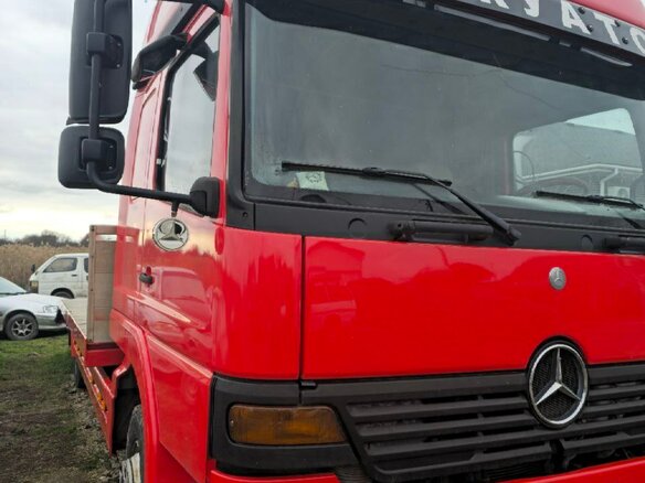 1999 Mercedes-Benz Atego, красный, 4900000 рублей