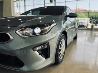 2019 Kia Ceed III, серебристый, 1519900 рублей, вид 4