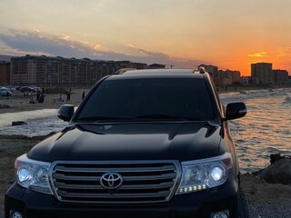2014 Toyota Land Cruiser 200 Series Рестайлинг 1, чёрный, 4050000 рублей, вид 1