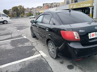 2010 Kia Rio II Рестайлинг, чёрный, 360000 рублей, вид 5