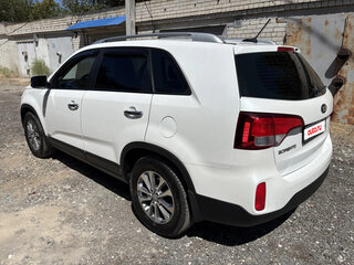 2017 Kia Sorento II Рестайлинг, белый, 2500000 рублей, вид 5
