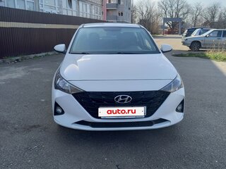 2021 Hyundai Solaris II Рестайлинг, белый, 1400000 рублей, вид 2