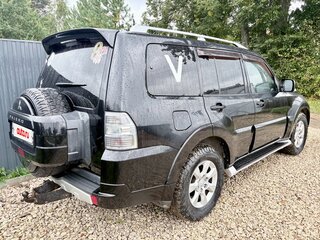 2010 Mitsubishi Pajero IV, чёрный, 1545000 рублей, вид 2