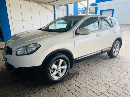 2013 Nissan Qashqai I Рестайлинг, белый, 1100000 рублей, вид 2