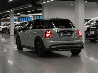 2021 Mini Hatch Cooper III (F55/F56) Рестайлинг 2, серый, 2250000 рублей, вид 4