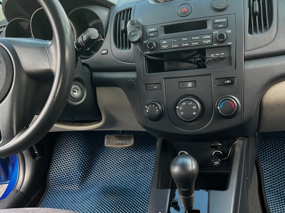 2009 Kia Forte I, синий, 650000 рублей - вид 10