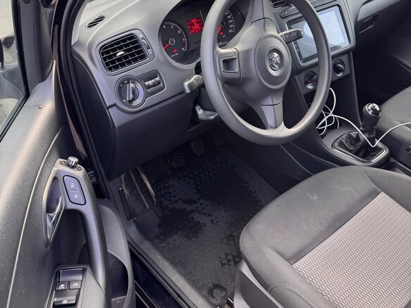 2013 Volkswagen Polo V, чёрный, 730000 рублей - вид 7