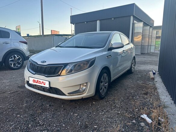 2012 Kia Rio 4-speed III, белый, 710000 рублей
