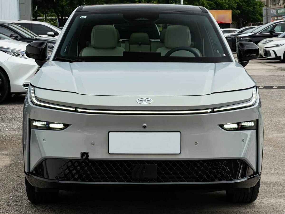 Открыть фотографии: Toyota bZ3X