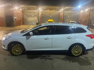 2018 Ford Focus III Рестайлинг, белый, 550000 рублей, вид 4