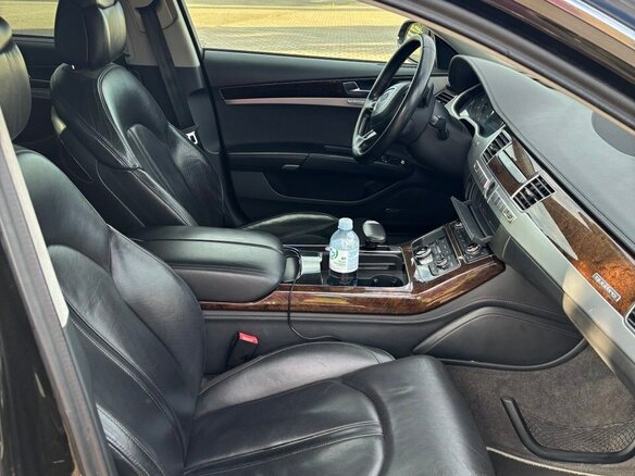 2010 Audi A8 III (D4), чёрный, 1600000 рублей - вид 4
