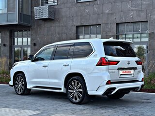 2020 Lexus LX 570 III Рестайлинг 2, белый, 9500000 рублей, вид 3