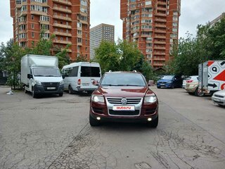 2008 Volkswagen Touareg I Рестайлинг, пурпурный, 995000 рублей, вид 2