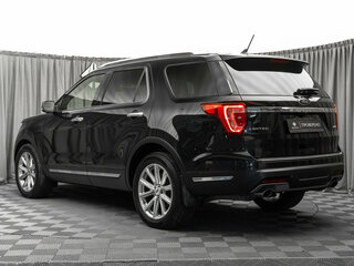 2018 Ford Explorer V Рестайлинг, чёрный, 2360000 рублей, вид 4