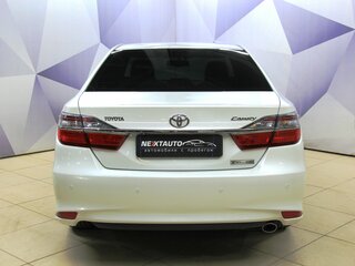 2016 Toyota Camry VII (XV50) Рестайлинг, белый, 1699000 рублей, вид 5