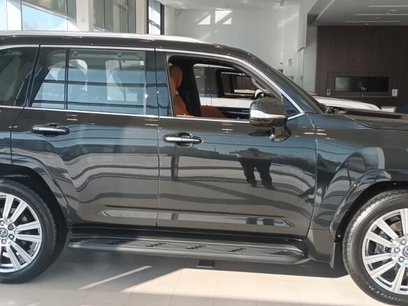 2023 Lexus LX 600 IV, чёрный, 18000000 рублей - вид 3