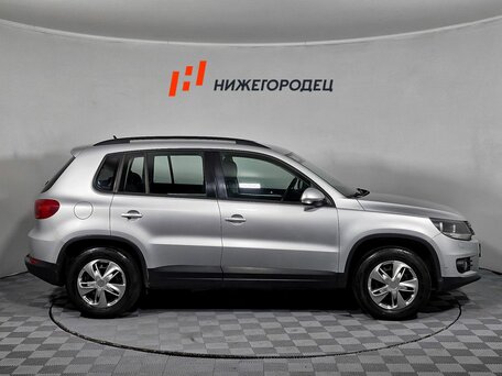 2012 Volkswagen Tiguan I Рестайлинг, серебристый, 933000 рублей, вид 4