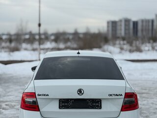 2018 Skoda Octavia III (A7) Рестайлинг, белый, 1590000 рублей, вид 4