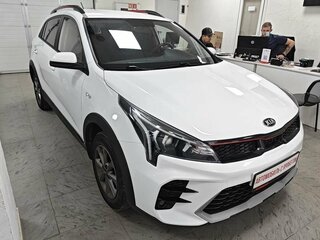 2021 Kia Rio X IV Рестайлинг, белый, 1749000 рублей, вид 2