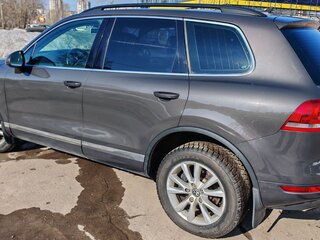 2011 Volkswagen Touareg II, чёрный, 2250000 рублей, вид 3