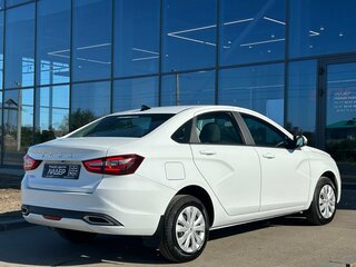 2024 Lada (ВАЗ) Vesta I Рестайлинг (NG), белый, 1345000 рублей, вид 2