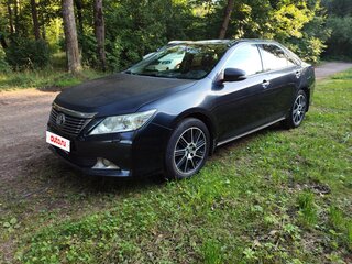 2013 Toyota Camry VII (XV50), серый, 1575000 рублей, вид 1