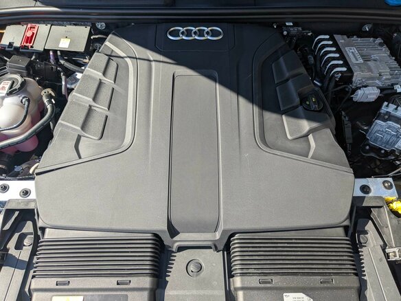 2024 Audi Q7 50 TDI II (4M) Рестайлинг 2, чёрный, 10150000 рублей - вид 9