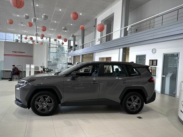 2026 Toyota RAV4 VI (XA60), серый - вид 3