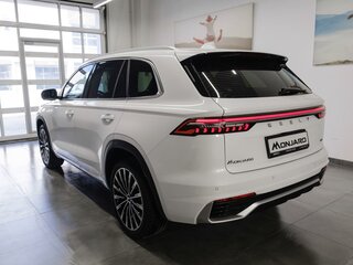 2026 Geely Monjaro I Рестайлинг, белый, 4954990 рублей, вид 4