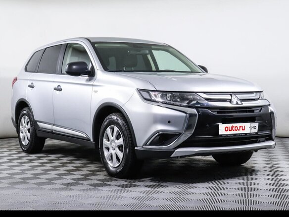 2018 Mitsubishi Outlander III Рестайлинг 2, серебристый, 1800000 рублей - вид 4