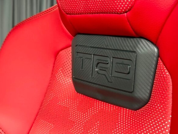 2025 Toyota Tundra CrewMax III, чёрный - вид 30