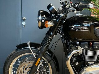 2024 Triumph Bonneville T120, чёрный, 1790000 рублей, вид 2